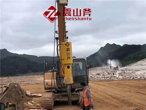 汉南大型挖吊劈裂棒石材开采方案 震山斧开山机