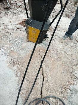 楚雄高速开采石头的挑战与岩石劈裂机在石材加工中的应用